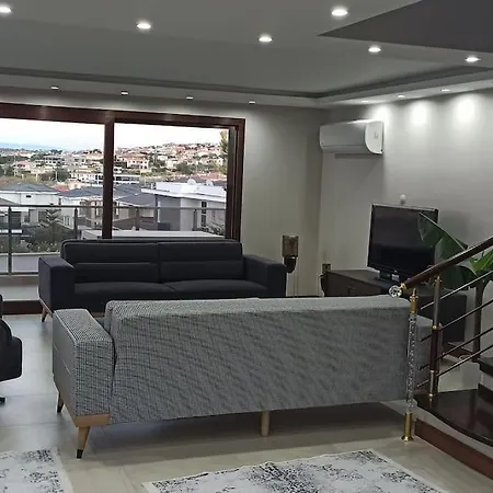 Dalyan'da, Triplex Muestakil, Havuzlu Villa Çeşme